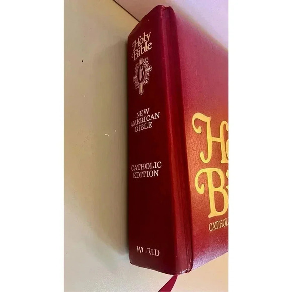 New American Holy Bible Catholic Edition Red Leather Bound 1970’s large heavy gi - Picture 4 of 15